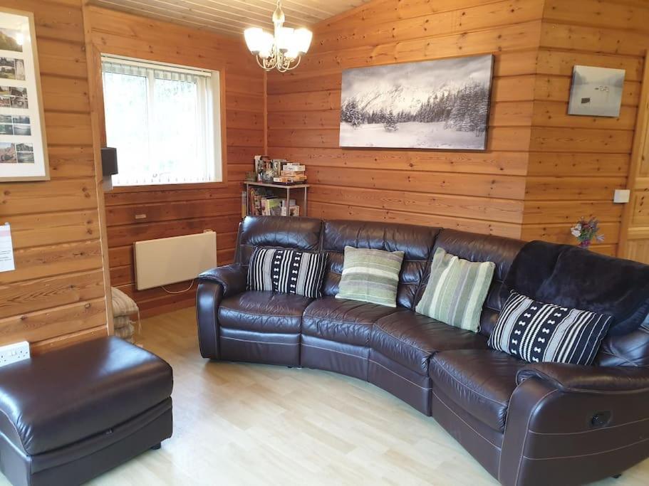 Luxury Peak District Lodge, Hot Tub, Log Burner, Nr Lake Rudyard Exterior photo